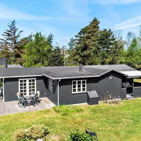 Holiday home M317-vaeggerlose-petuniavej-11 *