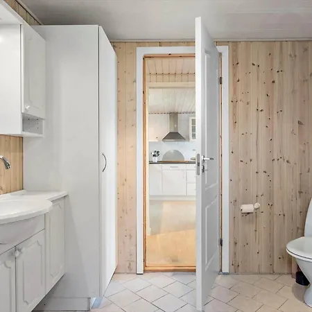M317-vaeggerlose-petuniavej-11 Vakantiehuis Bøtø By
