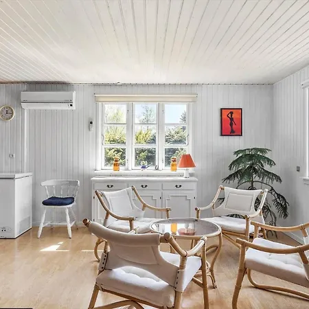 M317-vaeggerlose-petuniavej-11 Holiday home