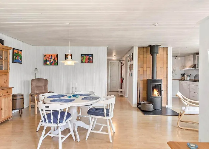 M317-vaeggerlose-petuniavej-11 * Bøtø By